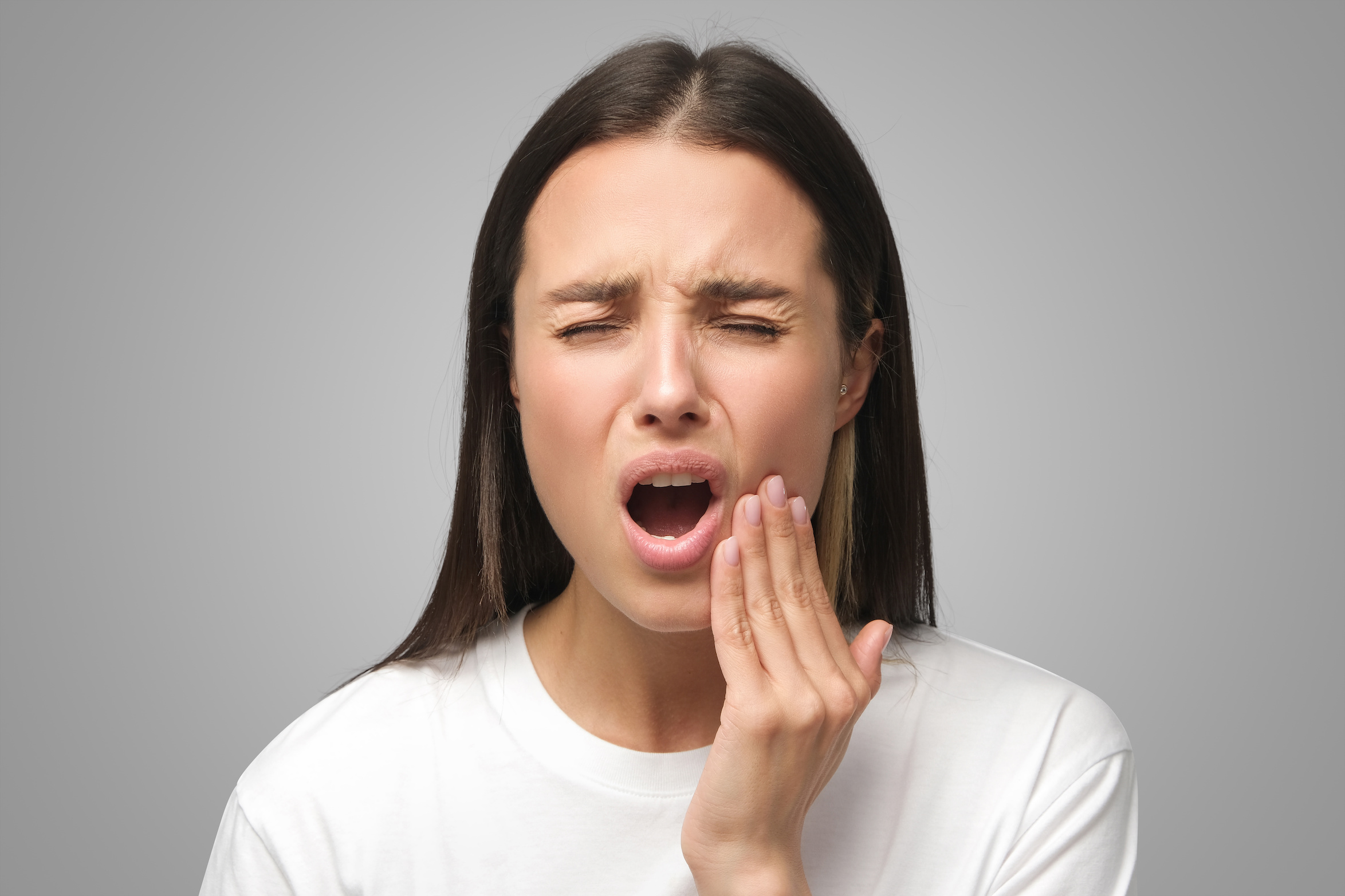 歯周病が原因で顎が痛い人