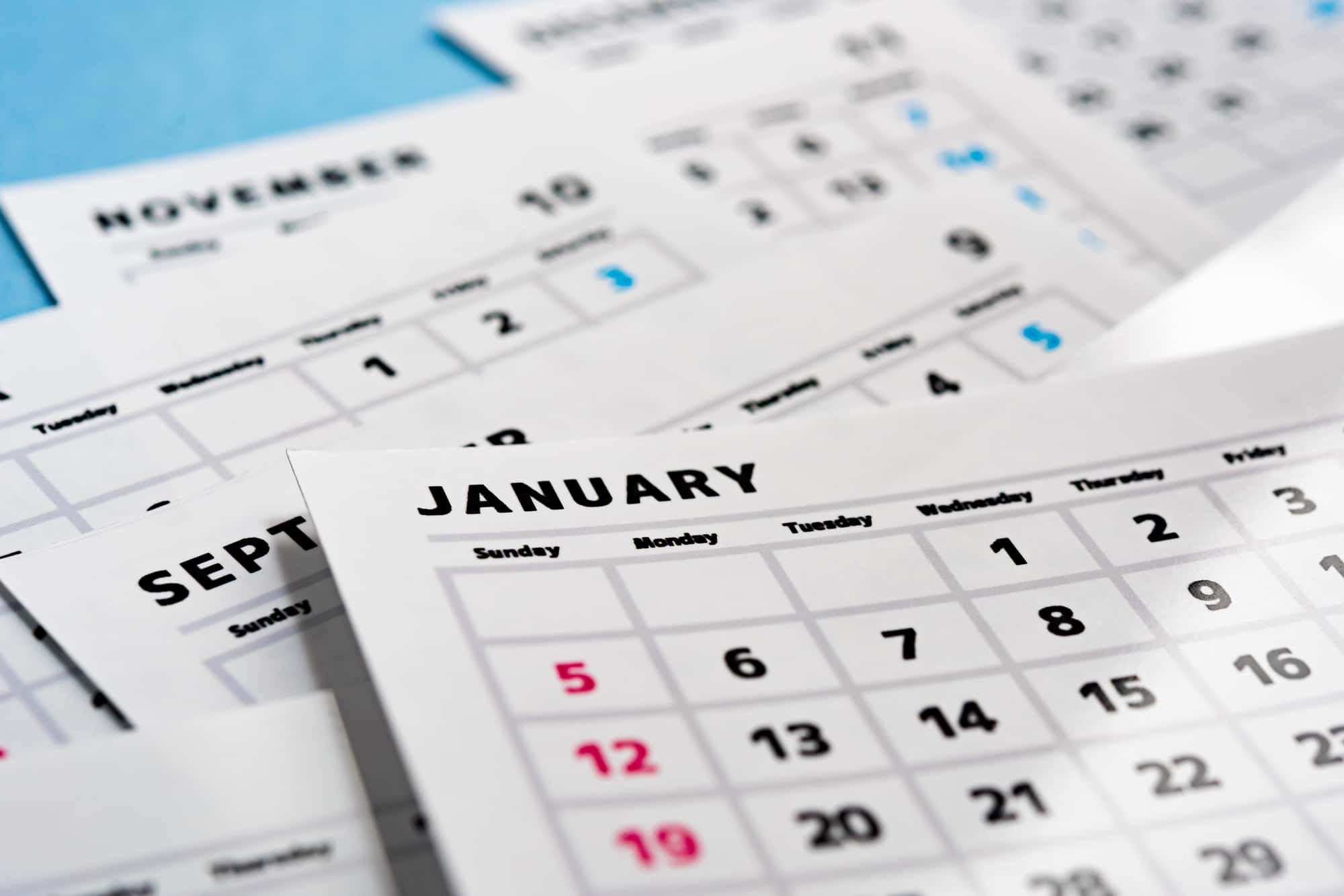 インビザラインで八重歯を治す場合にかかる期間を説明するイメージ