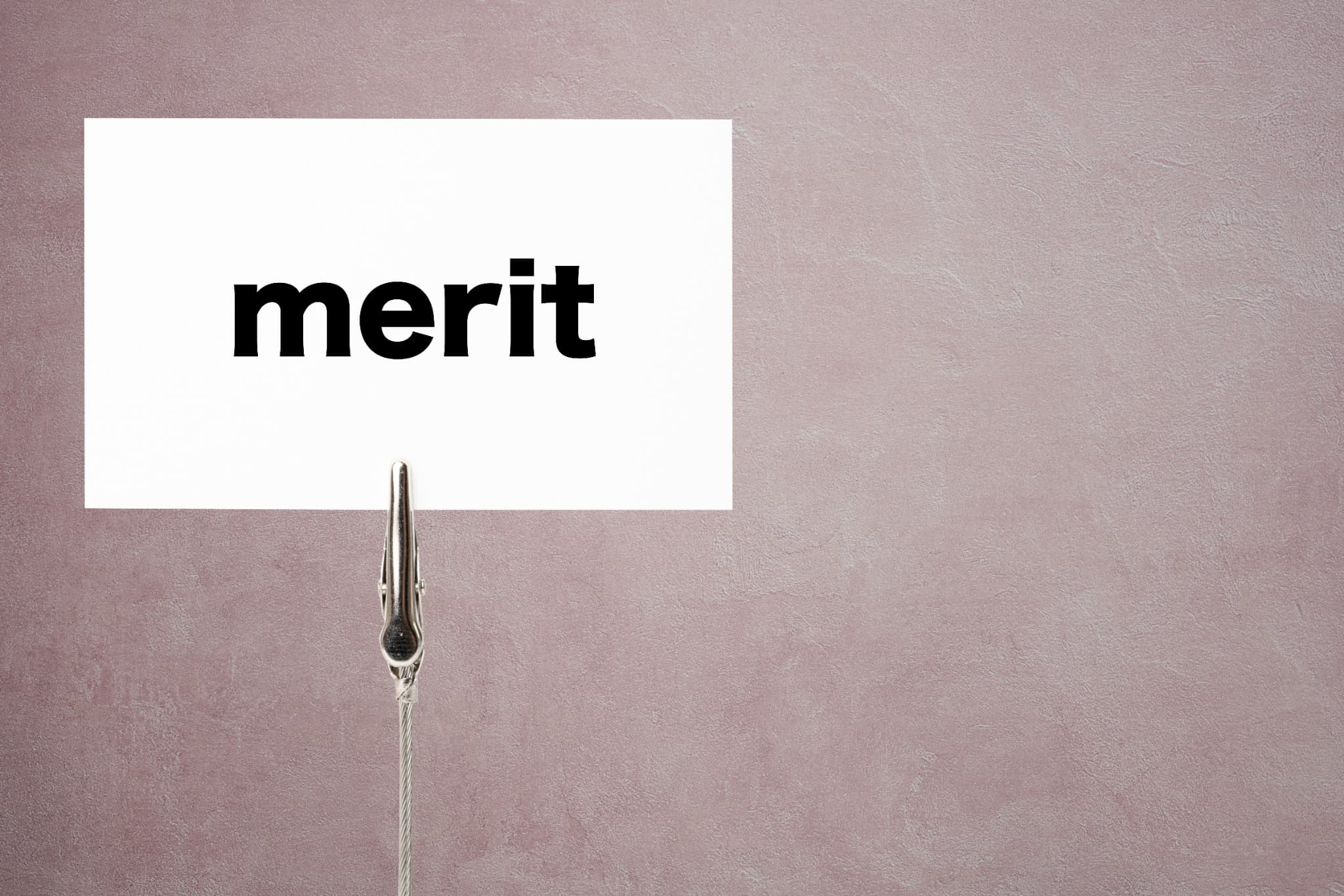 前歯に入れ歯を使用するメリットのイメージ